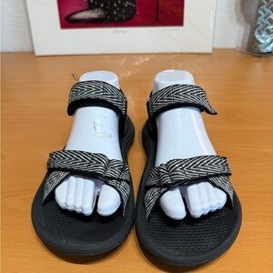 Black and White Sporty Sandals with Adjustable Straps